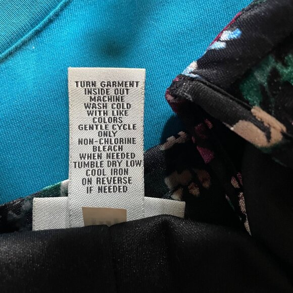 Cathrines Womens Velvet Blouse Floral Keyhole Neckline Shirt Plus Size 4X u - Picture 11 of 11